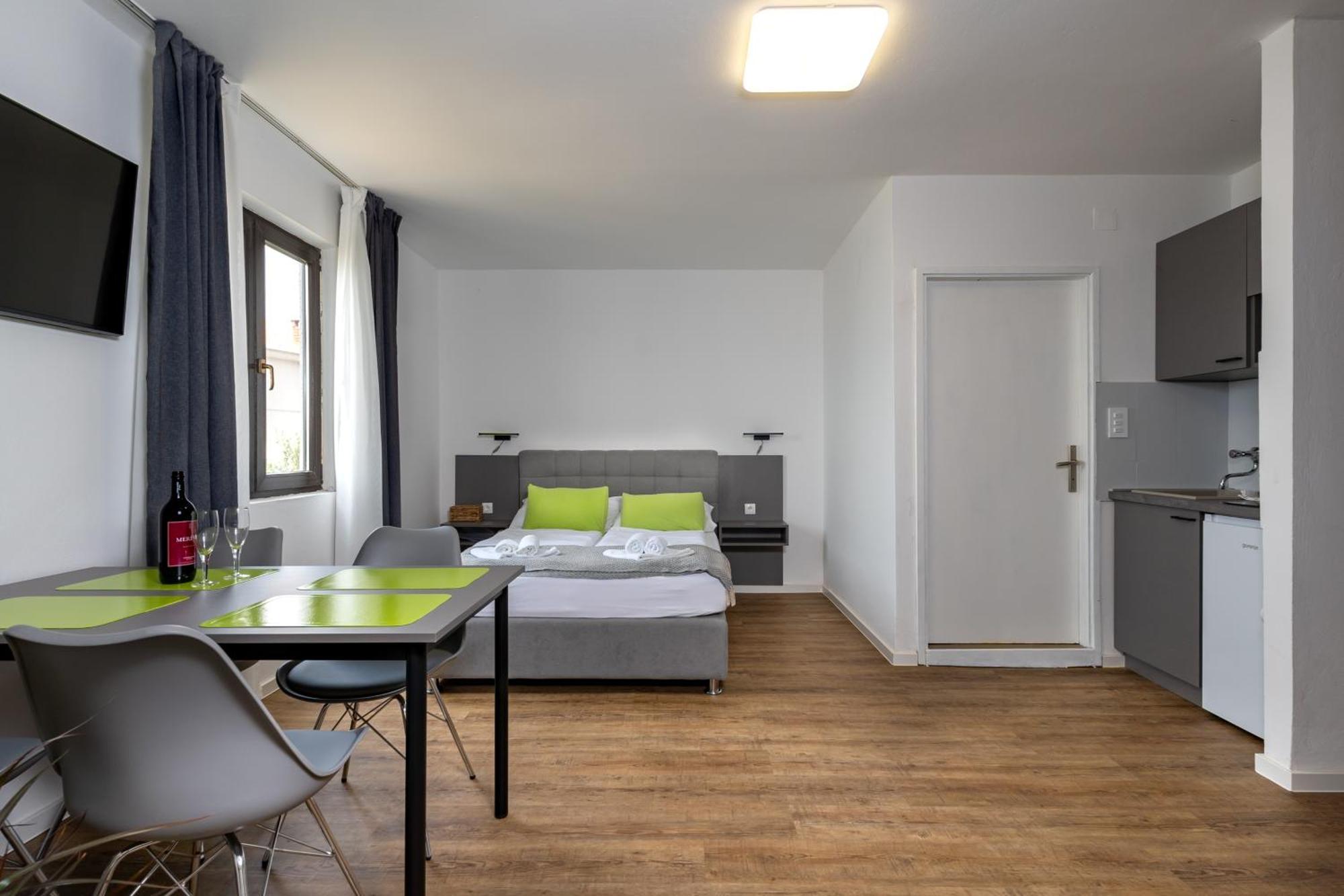 Apartments Dida Sime Starigrad Paklenica Bagian luar foto
