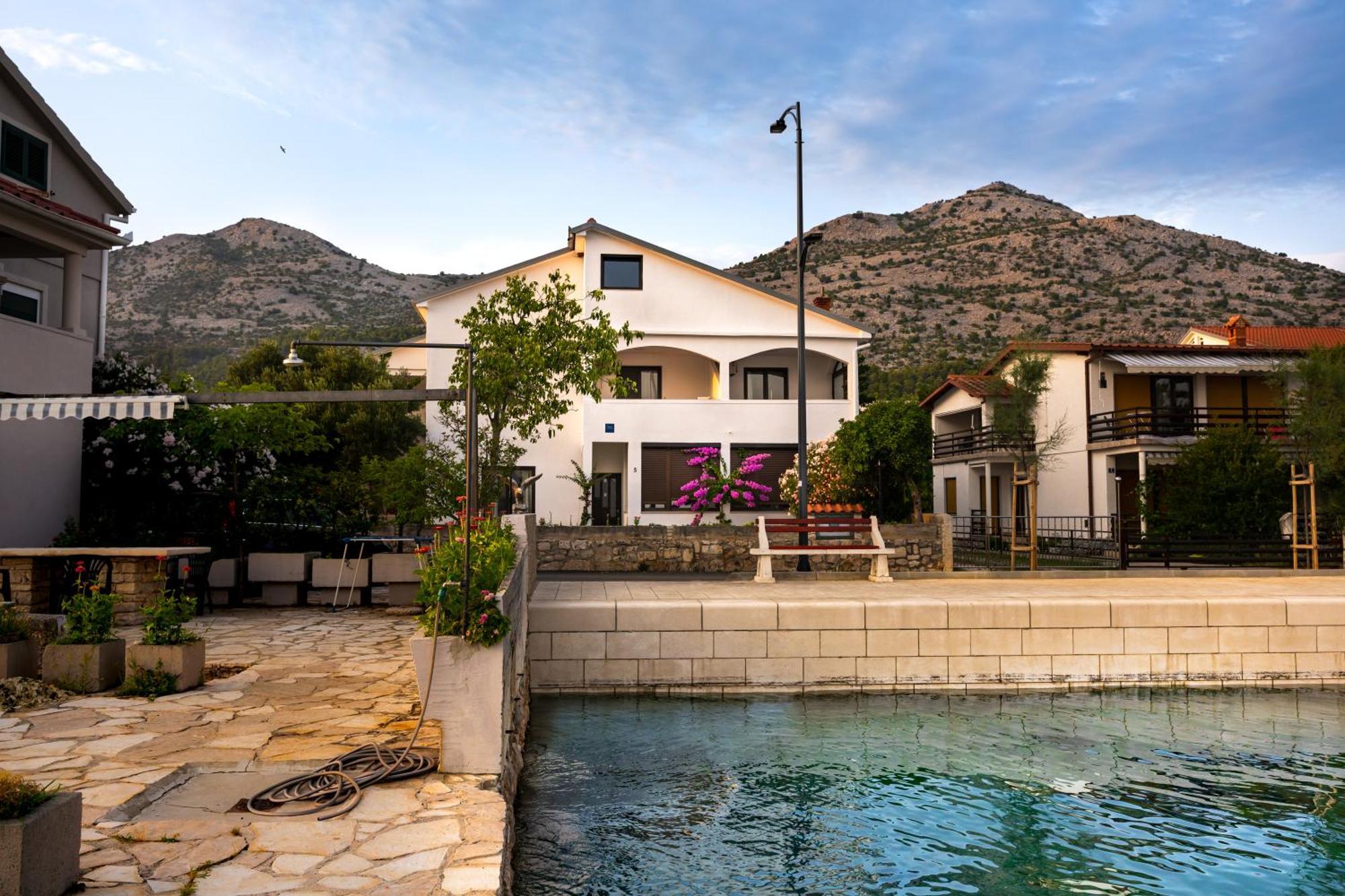 Apartments Dida Sime Starigrad Paklenica Bagian luar foto
