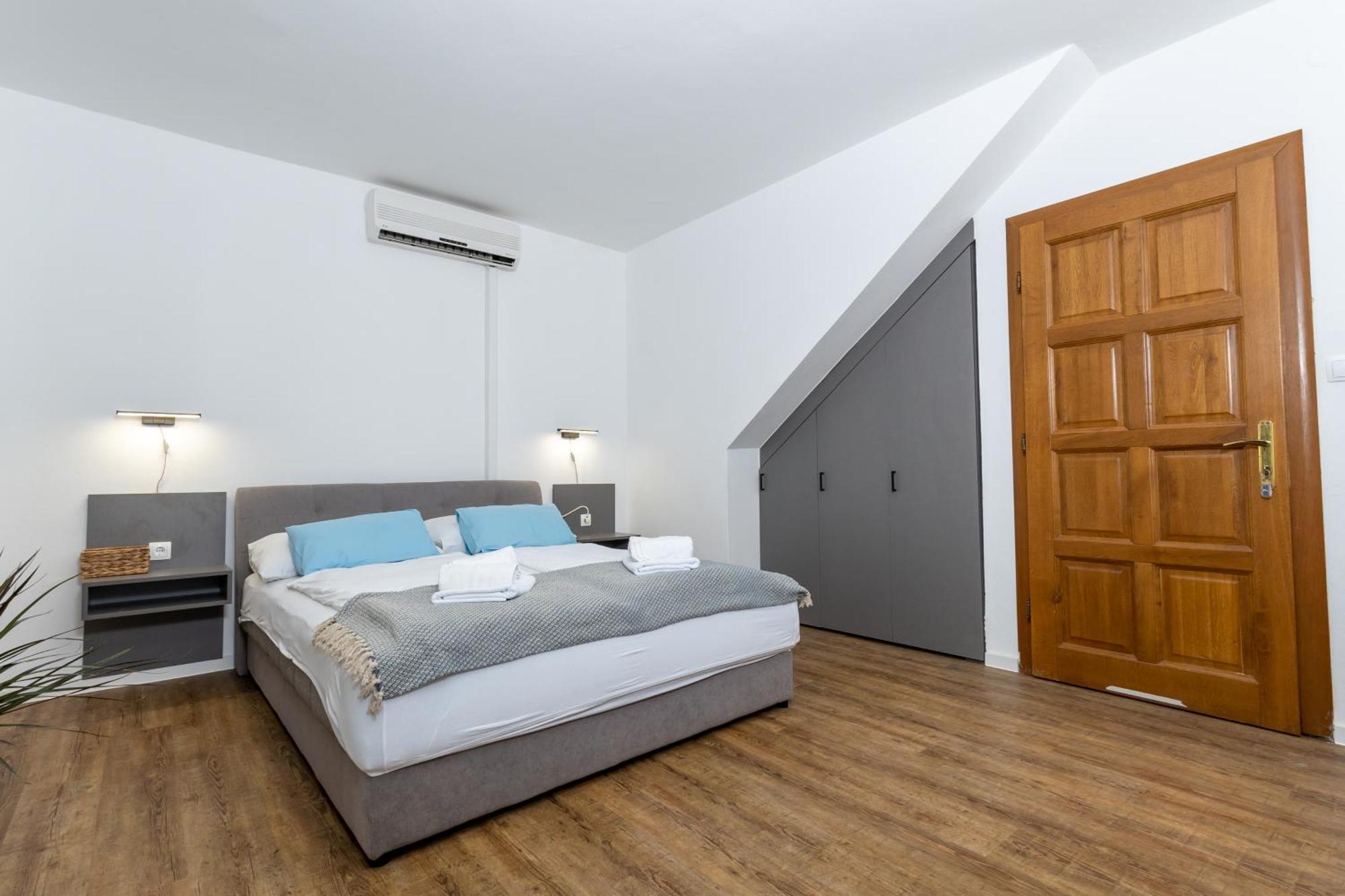 Apartments Dida Sime Starigrad Paklenica Bagian luar foto