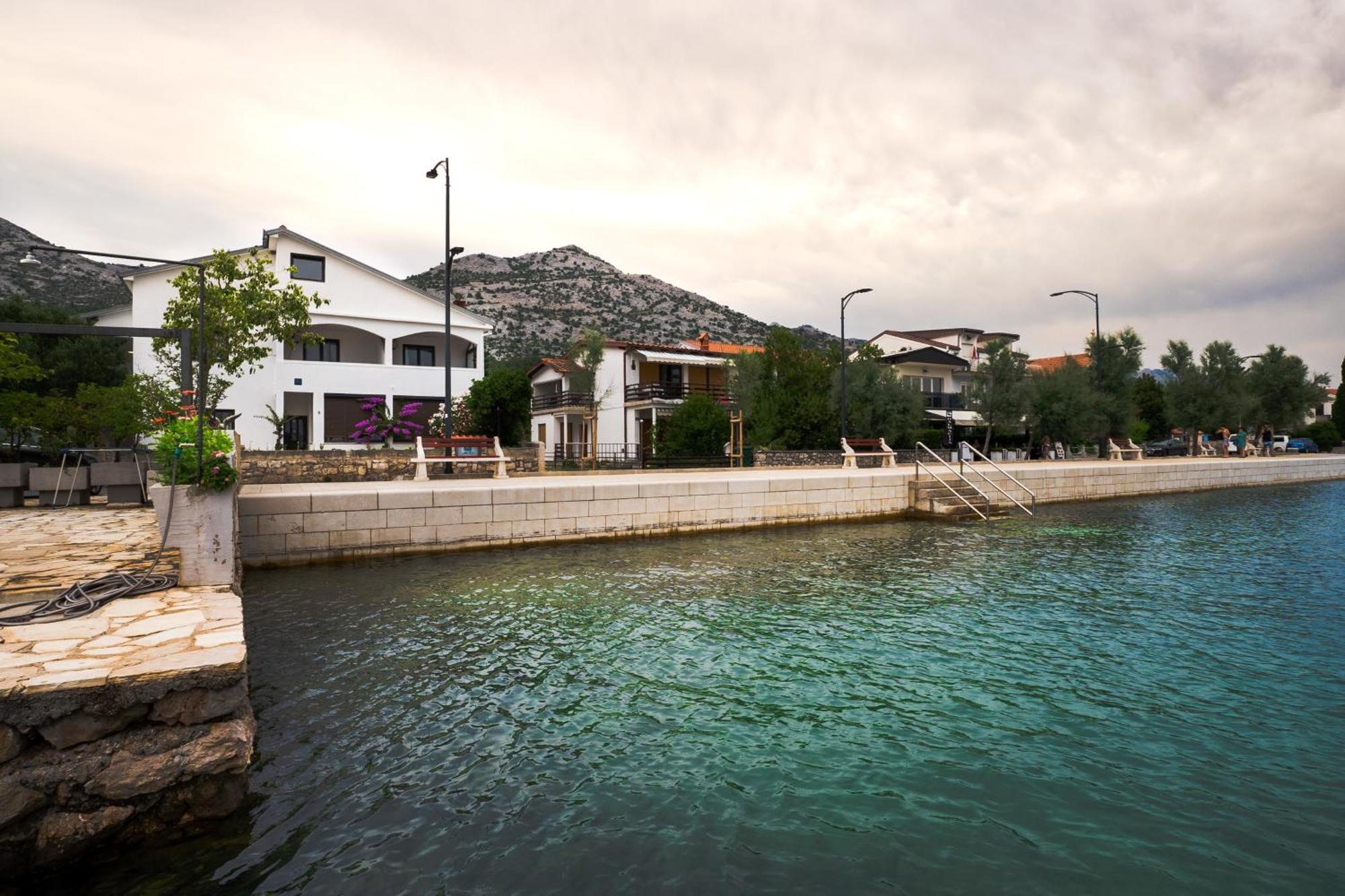 Apartments Dida Sime Starigrad Paklenica Bagian luar foto