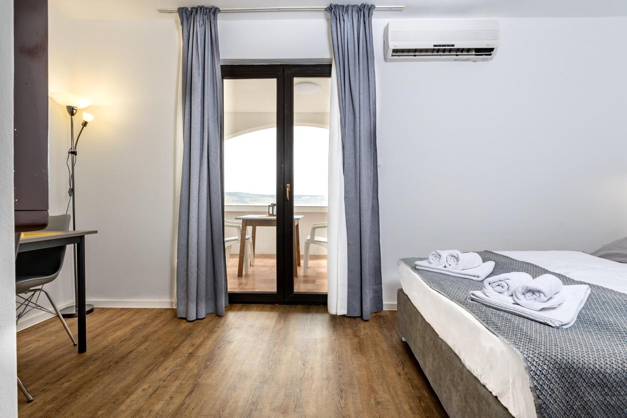 Apartments Dida Sime Starigrad Paklenica Bagian luar foto