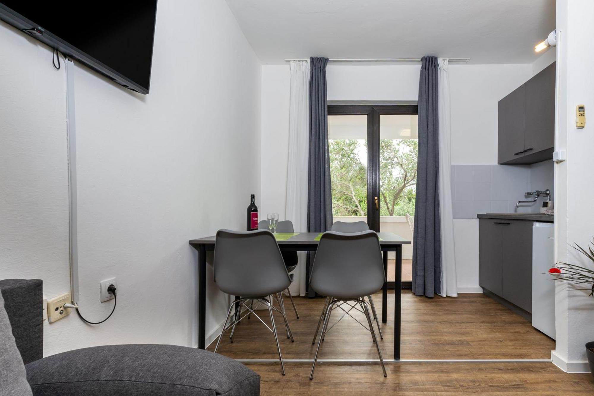 Apartments Dida Sime Starigrad Paklenica Ruang foto